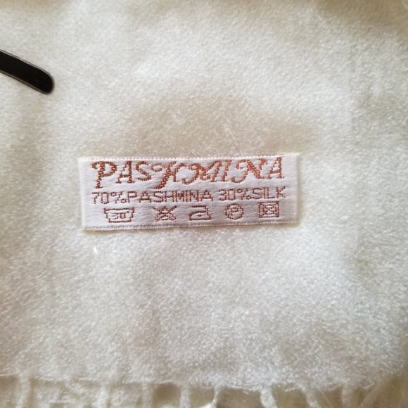 COPY - Cashmere = pashmina wool & silk winter scarf, pale cream, NWT, unisex - Picture 6 of 6